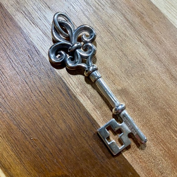 RETIRED James Avery Key of St. Mary Pendant - Picture 1 of 2